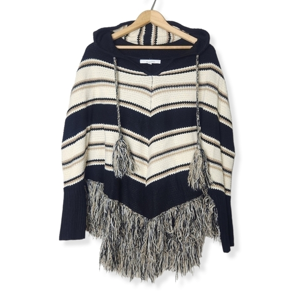 𝅺Dreamers Hooded Poncho - Picture 1 of 9